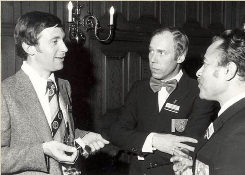EM i1994 i den Bosch, Nederlandene med de to hollandske dommere, Max van Balgoy og Albert van EmsTorsten.