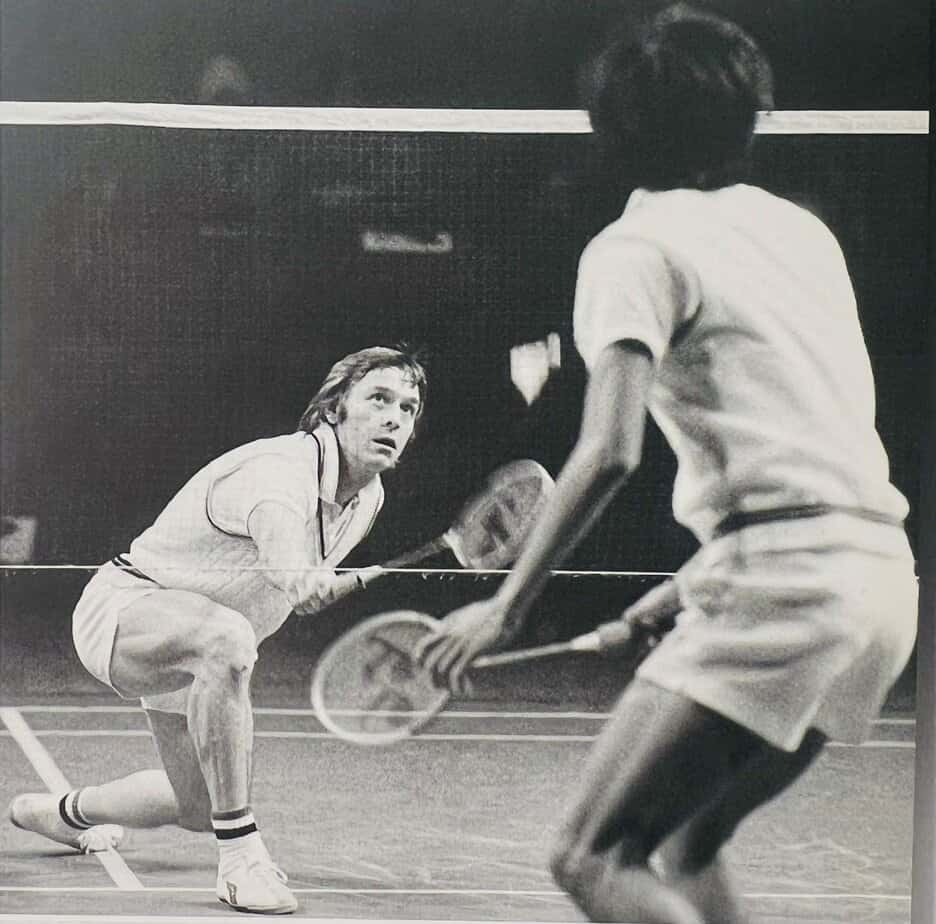 Efter flere forgæves forsøg fik Svend Pri endelig i 1975 All England-sejren over den stærke indoneser Rudy Hartono. Foto. Preben B. Søborg. 
