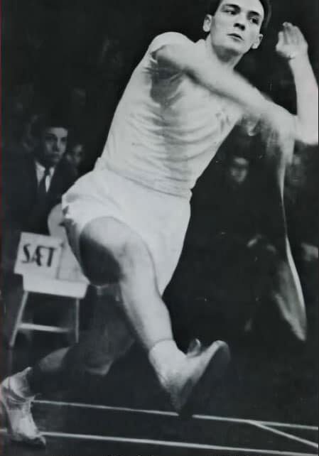 Finn Kobberø i aktion i 1957. At dømme efter dannebrogsflaget på trøjen i en landskamp.