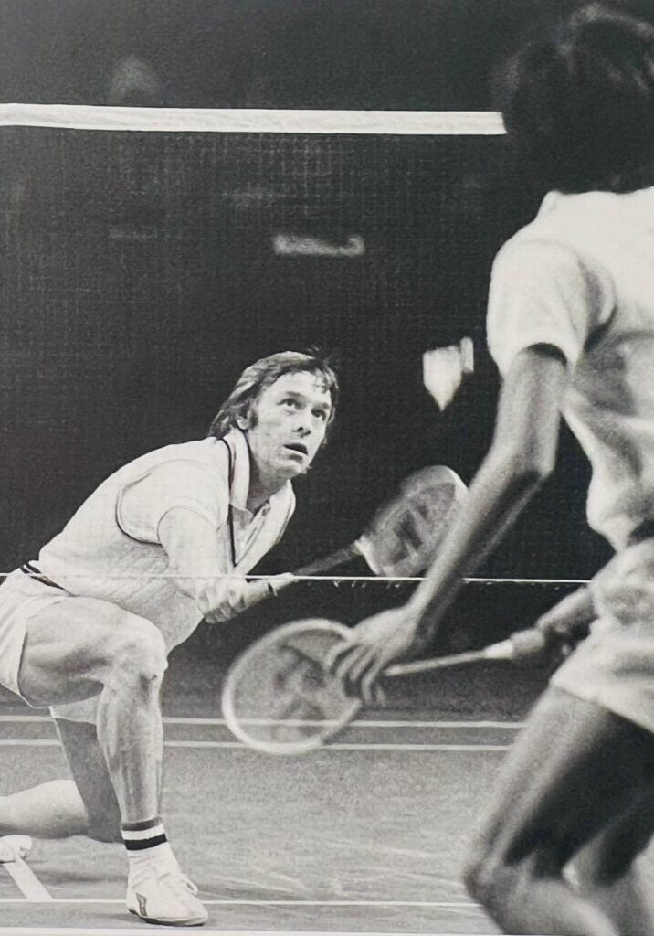 Efter flere forgæves forsøg fik Svend Pri endelig i 1975 All England-sejren over den stærke indoneser Rudy Hartono. Foto. Preben B. Søborg. 